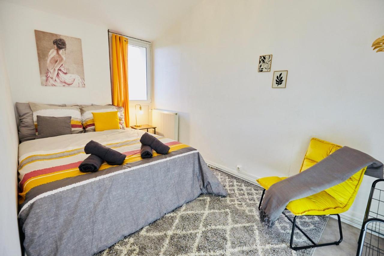 Mona Lisa : Superbe Loft centre ville - Parking gratuit - Wifi ultra rapide-Appareil Massage-Netflix-Jeu société Troyes Extérieur photo